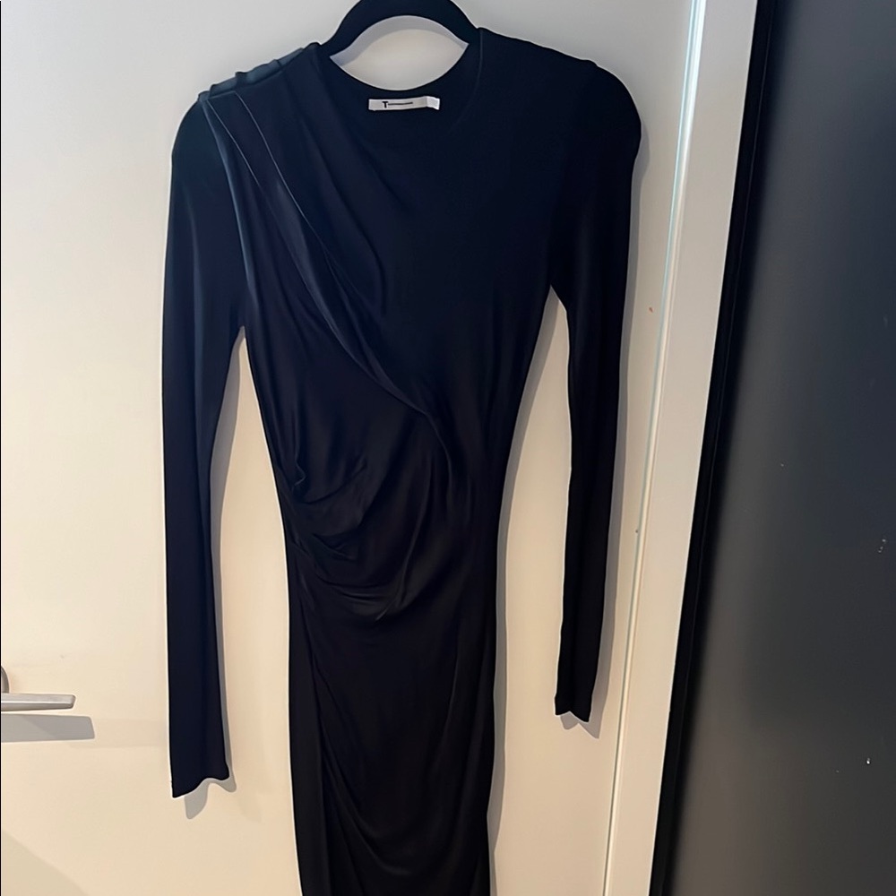 Elegant Black Long Sleeve Dress